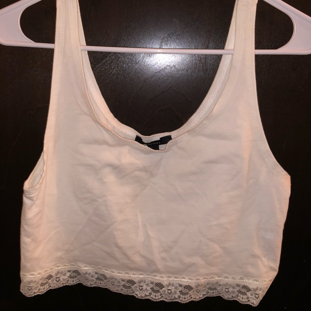 cropped tank top with lace rim!!